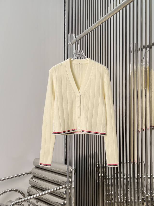 实拍图！最新Tb 25New 红白蓝条纹锁边针织开衫。尺码：Sml。 。