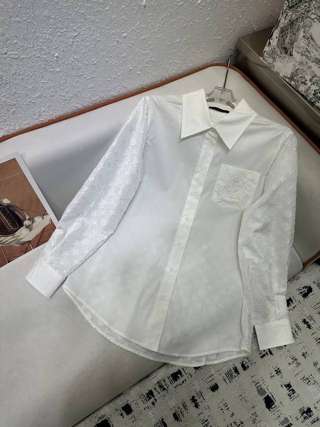 louis Vuitton* 25Ss新款秋冬款衬衫 提花拼接 轻盈细腻 字母刺绣 纽扣式版型 高品质 两色三码 Sml