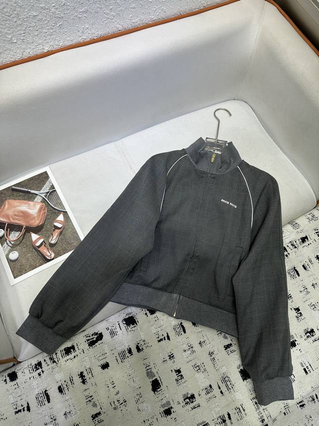 miumiu* 25Ss新款半外套+半裙 字母装饰 做工精细 高品质 可分开批 单色三码Sml半裙 外套