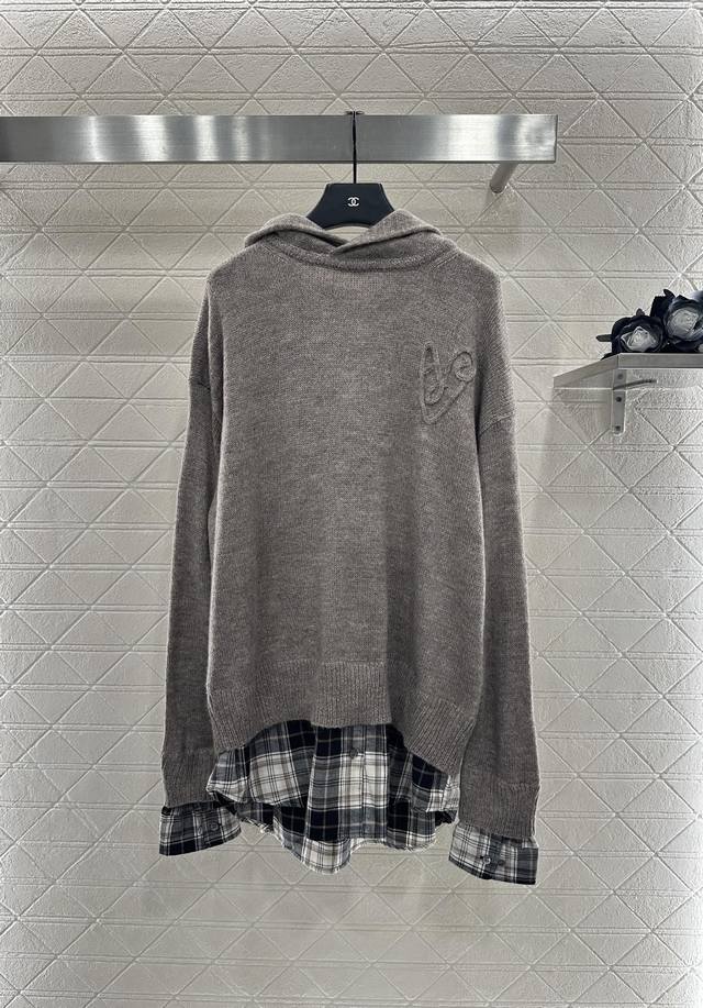 Acne Studio* 2025新品上架 假两件连帽格纹毛衣 定制Yb棉毛材质 质感高级 穿搭松弛 针织连帽长袖上衣剪裁 胸前立体爱心图案 凸显格调 大身通体