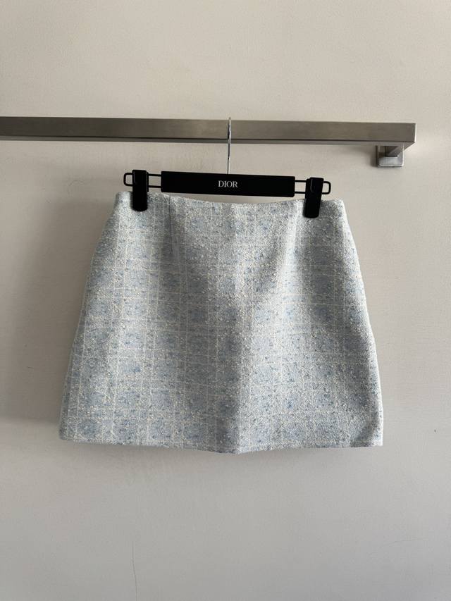 Dio*25新款限定冰川蓝戴妃藤格纹经典半裙 定制小香风菱格立体编织粗花呢面料，减龄气质经典H版型上身显瘦又高挑！百搭不挑人高级Baby蓝调法式优雅气质，搭配同