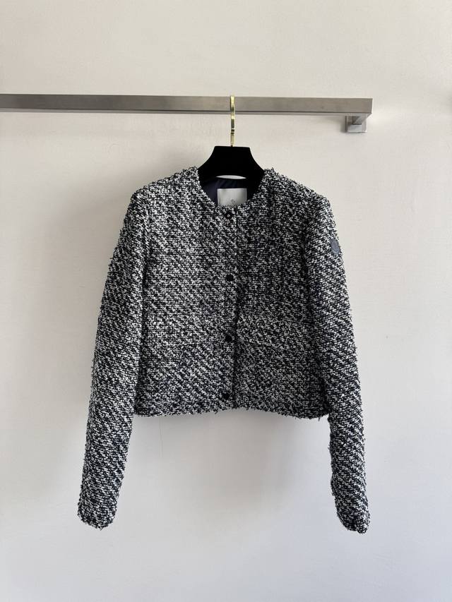 Moncle* 25Fw新款粗呢面料拼接羽绒服好时尚潮流的设计香风编织短款立领面包服羽绒服外套，当小香风编织遇见轻感云朵绒 以 矛盾共生 冬日优雅 核心美学:编