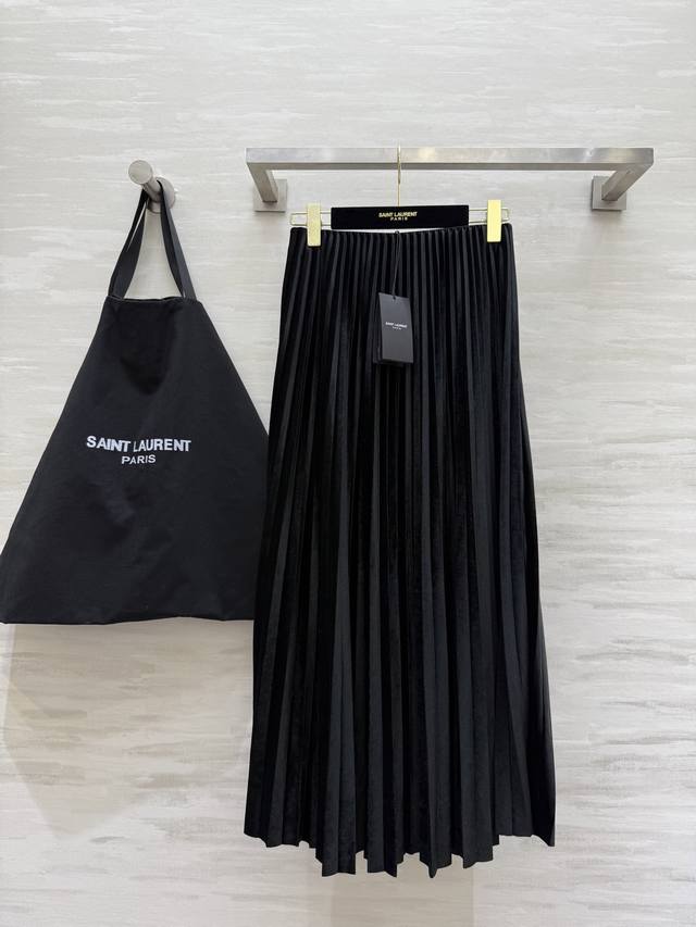 Ysl2秋冬新款 丝绒百褶风琴式半裙 优雅高级 高品质定制 现货首发Size：S M L Xl M码弹力腰围：68，裙长：88