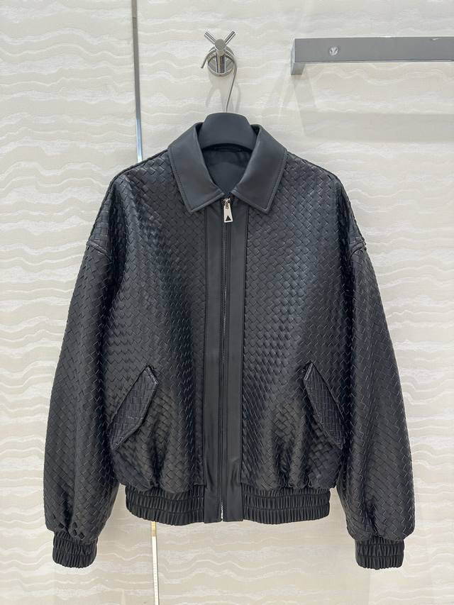 独家首发高端原单品质，Bv编织工艺复古摩登时髦精必备皮衣！Overzise廓形夹克外套！进口100%小羊皮编织工艺，皮质肉感油润柔软又细腻！男女同款 复古美式学