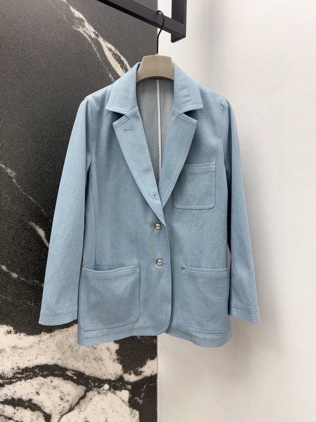 Tb 25Ss 早秋新品学院风斜纹牛仔休闲西装外套 辑明线立体剪裁微收腰版型上身随意慵懒 阔型感恰到好处完全不挑人 可甜可盐休闲气质 进口斜纹牛仔面料 整个版型