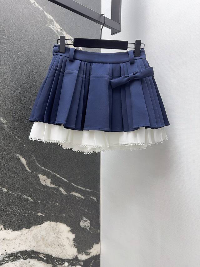 小众设计25Ss 秋冬新品青春少女风藏蓝色假两件设计裙裤 进口精纺面料质感超赞 时髦书呆子文艺少女必入单品 内里安全裤设计防走光 大长腿神器绝绝子 可甜可盐气质