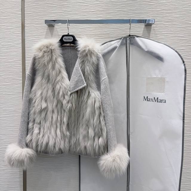 原单品质渠道狠货Max Mar*A双面羊绒大衣 高衣品的宝宝 30％羊绒70％羊毛可拆卸狐狸毛 纯手工制作！高品质、气质女神、优雅时尚的都市女性魅力 女王气场