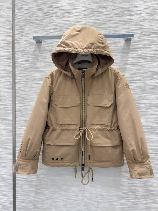 Moncle*R2025Fw新款羽绒外套 90％鹅绒 充绒量26克 低调又高级 经典造型 定位剪裁 定位立体剪裁 不可多得的一款！柔软细腻 保暖超有型.冬季必备