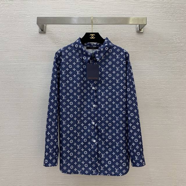 Louis*驴家Lv新款 通体老花字母Logo印花宽松显瘦系扣翻领弧摆长袖衬衣！蓝色， S码：肩宽49，胸围100，袖长53，衣长71