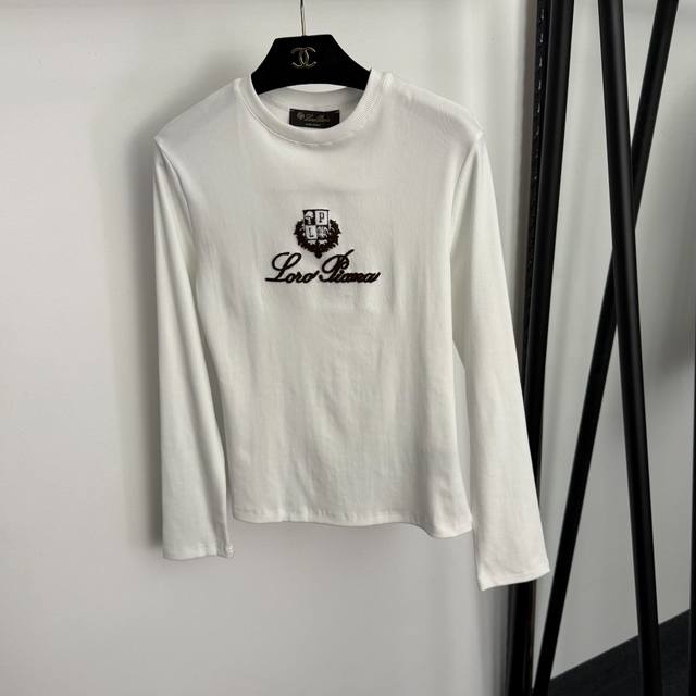 款号20255895 Loro piana*Lp新款 植绒Logo刺绣长袖T恤打底衫，白色，黑色，咖色，S-Xl， L码：肩宽39，胸围82，袖长58，长57；
