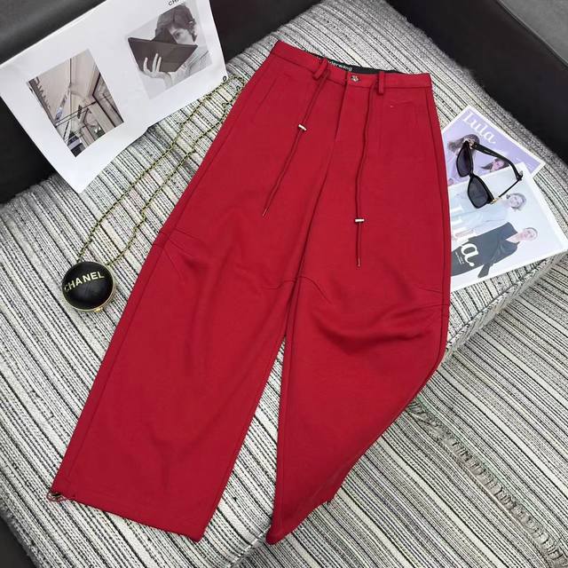 强烈推荐 25年早秋系列 Alex*新款弯刀休闲裤 膝盖褶皱设计 定制内衬字母贴条 Logo标口袋点缀 三色Sml