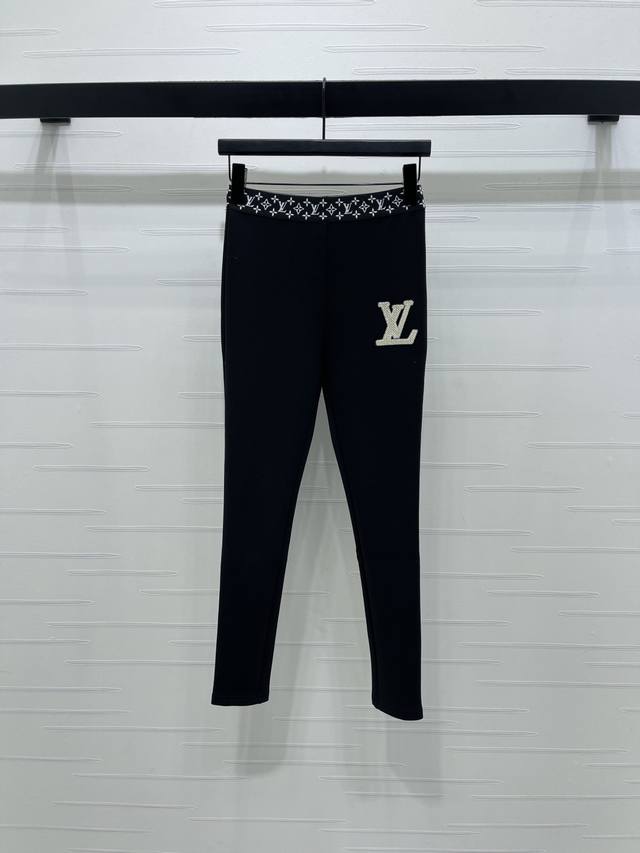 上新原单高端品质Louis Vui*Ton 2025早秋最新系列！织带高弹打底裤！定制进口高弹力材质 弹力舒适 打底裤版型 弹性十足 提臀修身 腰间弹力织带字母