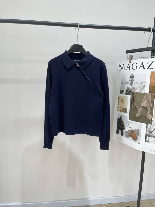 M藏蓝斜拉链polo长袖毛衣 .，面料：羊绒混纺 颜色：藏蓝 Miumi* 25Fw早秋新款 斜拉链山羊绒针织polo衫 高版出品！打破常规的斜向拉链设计 为经