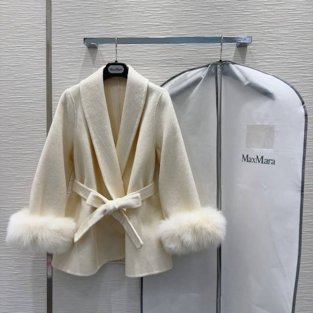 原单品质渠道狠货Max Mar*A双面羊绒大衣 高衣品的宝宝 30％羊绒+70％羊毛+可拆卸狐狸毛 纯手工制作！高品质、气质女神、优雅时尚的都市女性魅力 女王气