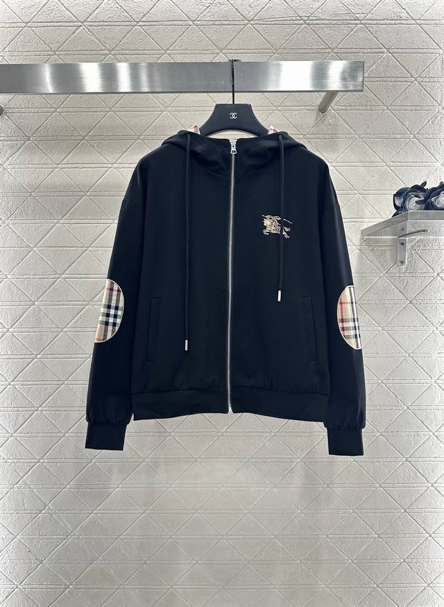 Bbr*2025新品上架 连帽格纹拼接外套长裤套装 定制Yb进口人棉材质，柔软亲肤，舒适有型，连帽抽绳外套裁剪，时髦休闲，胸前饰以战马徽标，与手肘拼接的标志性格