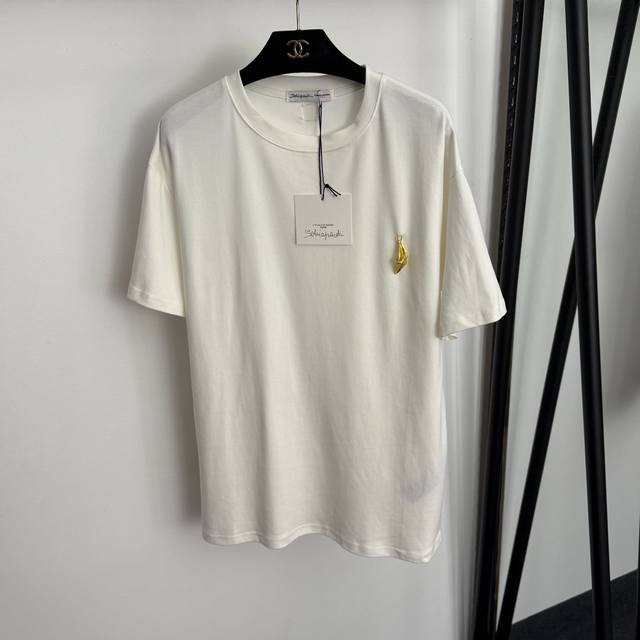 款号20255842 Schiaparelli*新款 镶钻金色嘴唇装饰休闲百搭短袖纯棉T恤，白色，黑色，S-Xxl， M码：肩宽51，胸围108，袖长19，长6