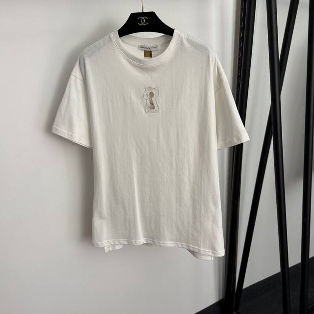 款号20255841 Schiaparelli*新款 钥匙孔镂空刺绣百搭纯棉短袖T恤，白色，咖色，黑色，S-Xxl， M码：肩宽52，胸围110，袖长18，长6