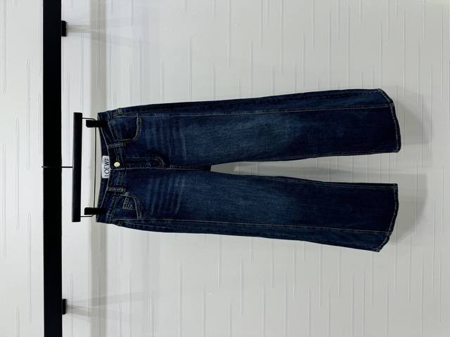 上新原单高端品质Loew*2025早秋最新系列！刺绣徽标牛仔阔腿裤！定制斜纹牛仔棉材质 多重酵素水洗 呈现复古做旧色系 剪裁更符合人体线条 高腰系扣口袋设计 通