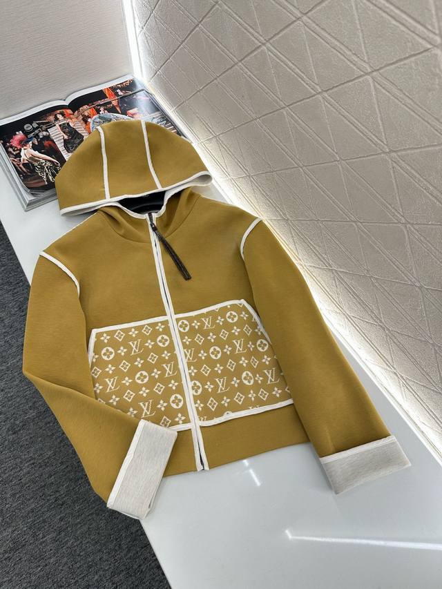 Louis Vuitto*2025新品上架 连帽提花外套长裤套装 定制Yb进口棉纶混纺材质，复合工艺处理，质感光泽，厚度舒适，连帽外套长裤套装，外套时髦休闲，大