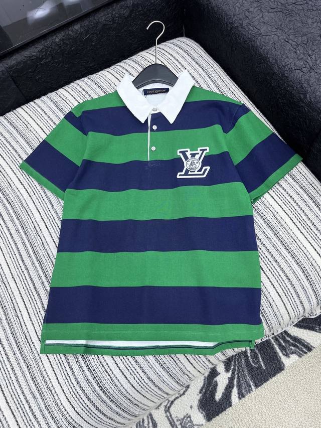 爆款现货 原版定制 Lv｜2025翻领撞色polo翻领贴布绣T恤 激光刺绣撞色翻领 定制Yb原生朱地全棉材质 自带网孔肌理 完美还原Yb 透气舒适 上衣 不规则