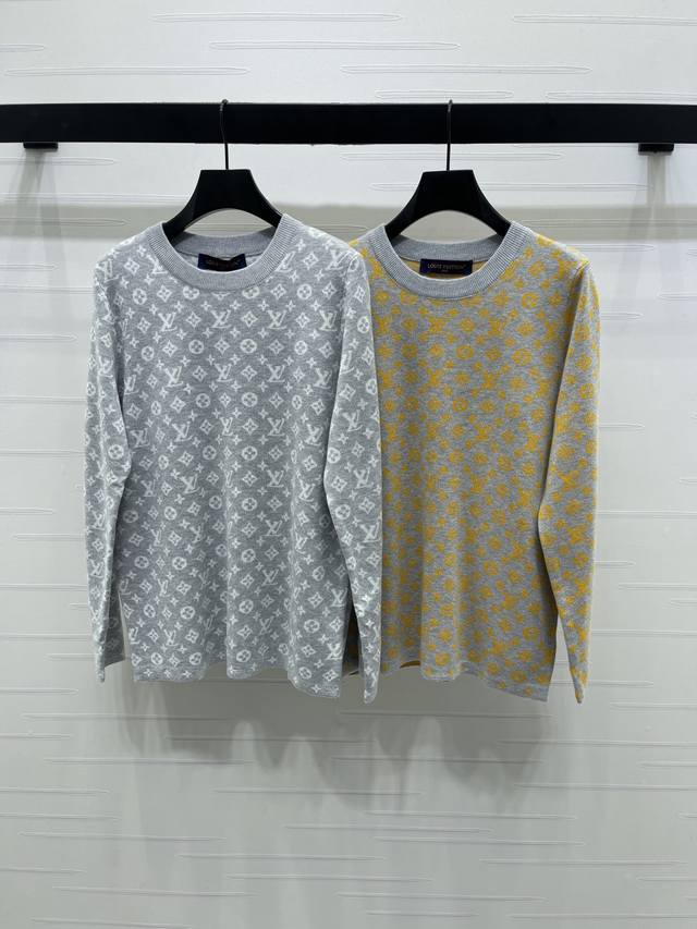 上新原单高端品质Louis Vui*Ton 2025早秋最新系列！提花针织套头长袖毛衣！定制羊毛混纺纱线织造 质感高级舒适 针织长袖剪裁 通体装点标志性四叶草元