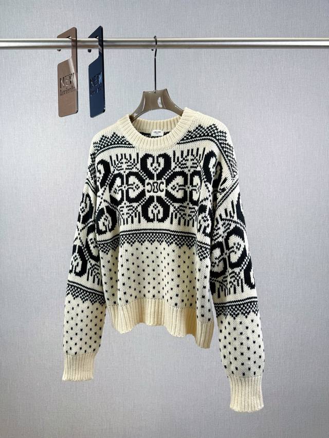 思家｜费尔岛雪花套头 费尔岛羊毛圆领针织毛衣 ！超美北欧雪花图案，搭配思家凯旋门Logo，繁复多变的提花图案，自带文艺气息 落肩款宽松版型，上身显瘦又百搭有型