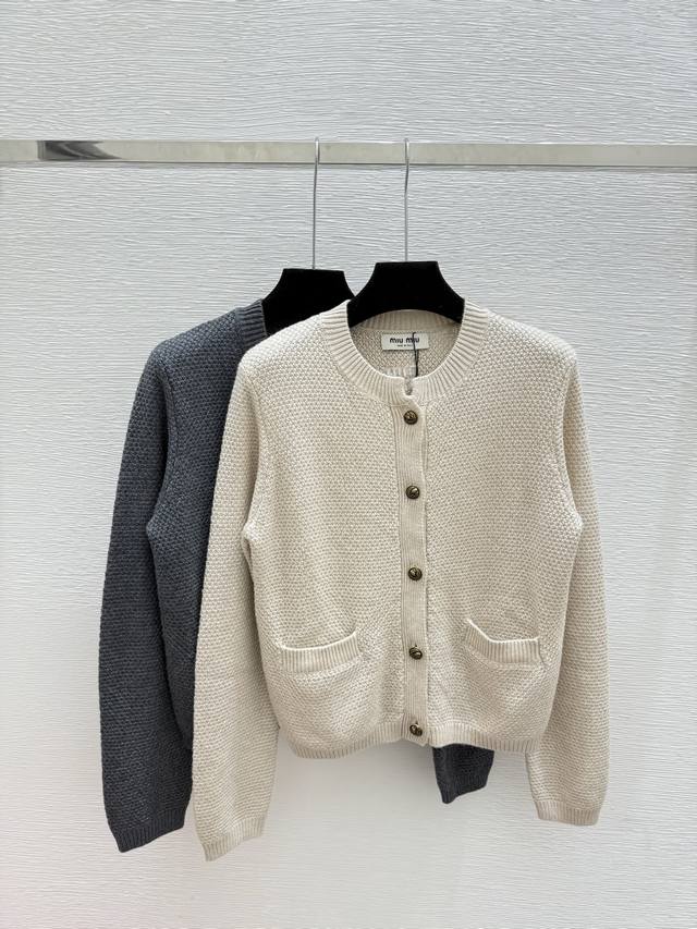 M家 早秋新款 纯色简约圆领针织长袖开衫 颜色：燕麦 灰色 尺码：36.38.40