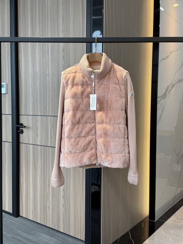moncler 好看的浅色羽绒服 盟可睐 女士Teddy泰迪绒拉链开衫 想穿专柜同等品质的认准咱家品质！ 绝不错过的高端品质； 诚意满满的工艺 区别市面一切货，
