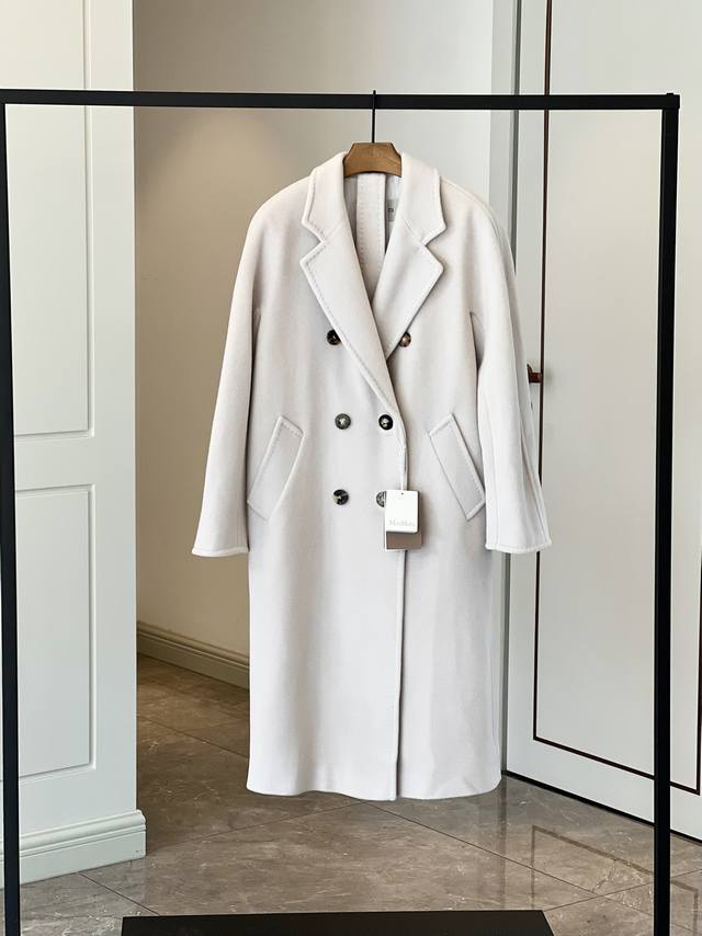 101801经典羊毛大衣 冰白 独家版本 真正秒杀市场 顶级牛货 请注意仔细区分