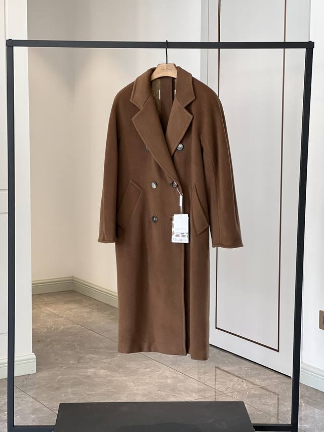 max Mara 101801经典羊毛大衣 烟草色 独家版本 真正秒杀市场 顶级牛货 请注意仔细区分 .. 这款经典大衣的面料采用90%羊毛10%进口羊绒 羊毛