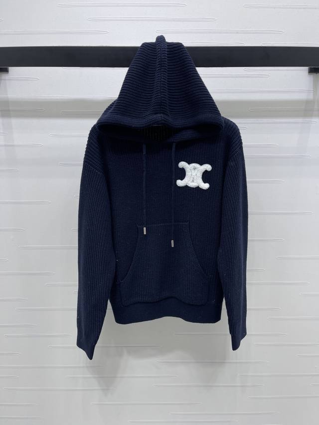 上新原单高端品质 Celin*2025早秋最新系列！连帽套头针织长袖毛衣！定制羊毛混纺纱线织造 质感高级 穿搭松弛 针织连帽长袖上衣剪裁 胸前毛巾绣凯旋门徽标凸