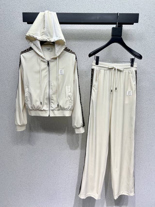 Fd家丝绒套装 百搭不挑人 简约高级耐看实穿 定制面料 舒适亲肤 时尚休闲百搭不挑 高品质 两色 尺码Sml