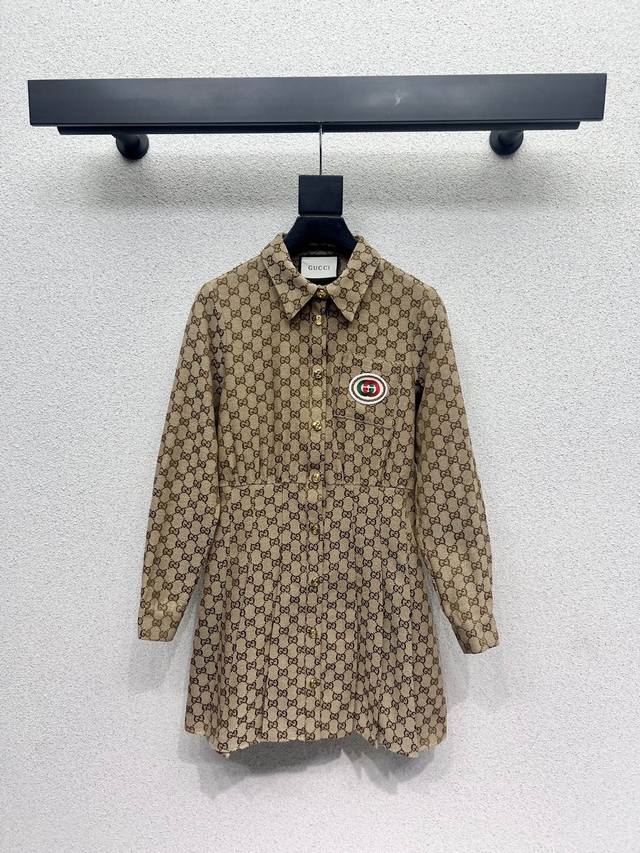 G家经典提花卡其连衣裙 质感细腻软糯 经典减龄单品！设计时髦版型不挑人上身巨显瘦！白富美必收的完美单品。质感超赞 完美做工品质 高品质 尺码Sml