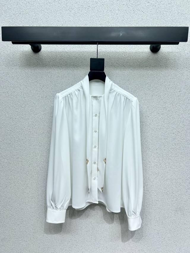 L家金属设计衬衣 经典又有型 各种都能完美驾驭～高级成衣做法，细节美到爆！精美又日常，轻松驾驭！质感棒棒哒！减龄 时髦休闲少女感，强推 高品质 尺码Sml