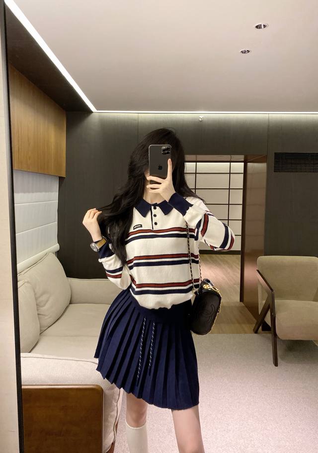 套装 Miumi*减龄拼接撞色条纹针织毛衣百褶裙套装。Sml