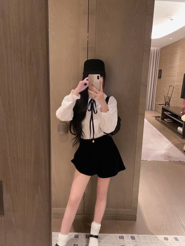 Miumi*减龄系带衬衣韩国绒刺绣短裤套装Sml 衬衣 短裤