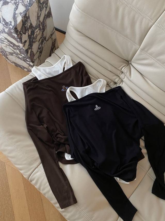 25pf秋冬 土星假两件式一字肩背心上衣 气质叠穿式背心式一字肩层次感叠穿 低调简约慵懒版型 面料柔软透气上身舒适又时尚 日常穿搭有造型感～2色3码