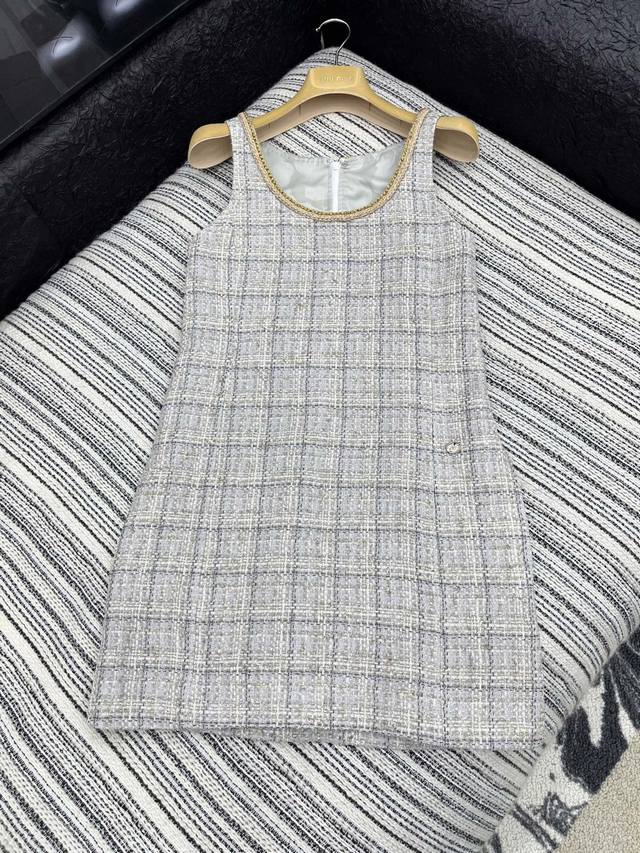 爆款现货 原版定制 Chan*｜2025新品编织粗花呢撞色花边圆领连衣裙｜外套 定制Yb进口材质 真丝提花内衬 肌理明显 质感上乘 粗花面料打造小香风典范 撞色