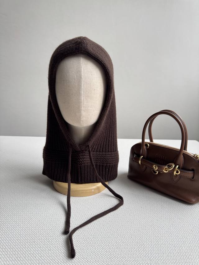 Miumi* 新款，秋冬保暖神器连帽围脖，还可以解锁不同风格造型均码