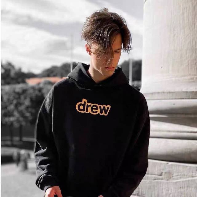 卫衣更新 毛圈 款号179 正确版本 Drew House 宽松套头字母印花卫衣”小清新的连帽卫衣，设计风格简单，颜色给人暖暖的感觉，依旧是标志性笑脸字母Log