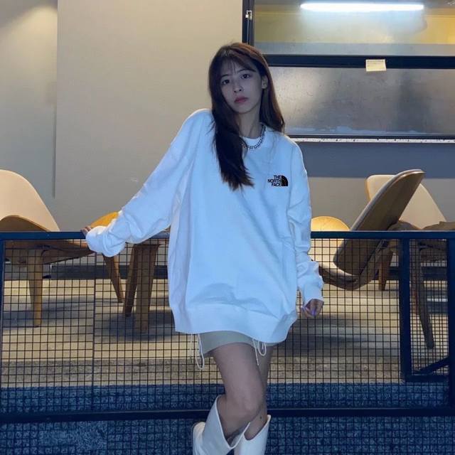 卫衣更新 毛圈 款号667 北面腰果花方标卫衣圆领 高版本出货！Tnf北面后背腰果花涂鸦大标圆领加绒卫衣，男女情侣款。定制高端360棉面料，柔软亲肤，透气微弹，