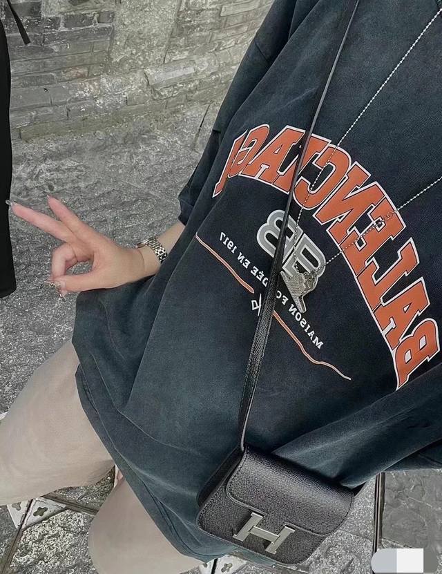 上新＋面料升级 款号：K01 巴黎世家做旧短袖 Balenciaga 巴黎世家24S双B环保系列做旧水洗T恤 男女 B家经典胸口环保标识Logo印花水洗T恤，火