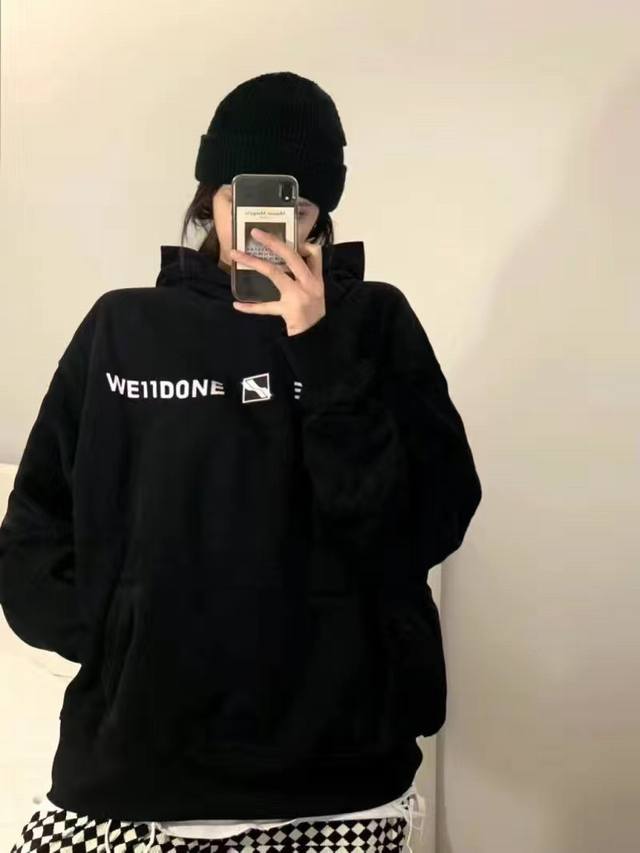 卫衣更新加绒 毛圈 号：825 We11Done印花字母印花小方块秋冬纯棉大毛圈卫衣 Colors:黑色、白色 Size:S-L 偏大