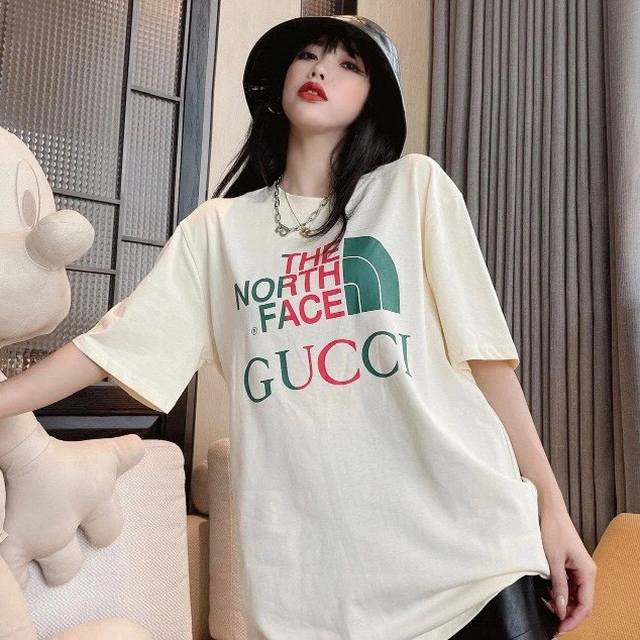 降价推起 款号 264 Gucci古驰 21Ss新款北面联名双G满Logo印花圆领短袖 男女款T恤Tee 40S210克双纱， 新款Gucci 古驰，情侣款T恤