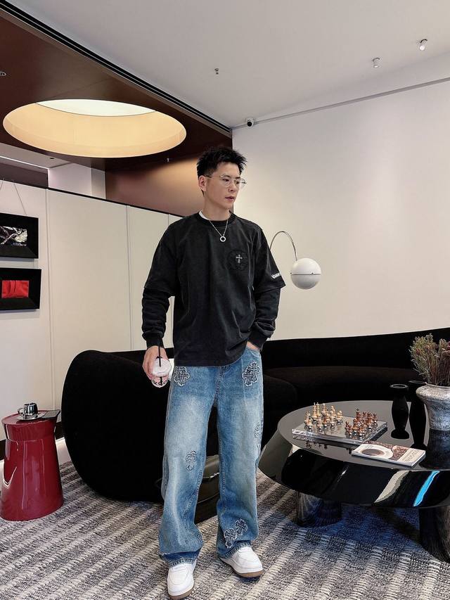 衣服 ，裤子 。Chrome Hearte 克罗心 Ch Ss新款 假2件套 十字架马蹄克罗心梵文 立体贴布秀工艺。纯棉双纱汗布面料，同缸定染特种加粗32支双股