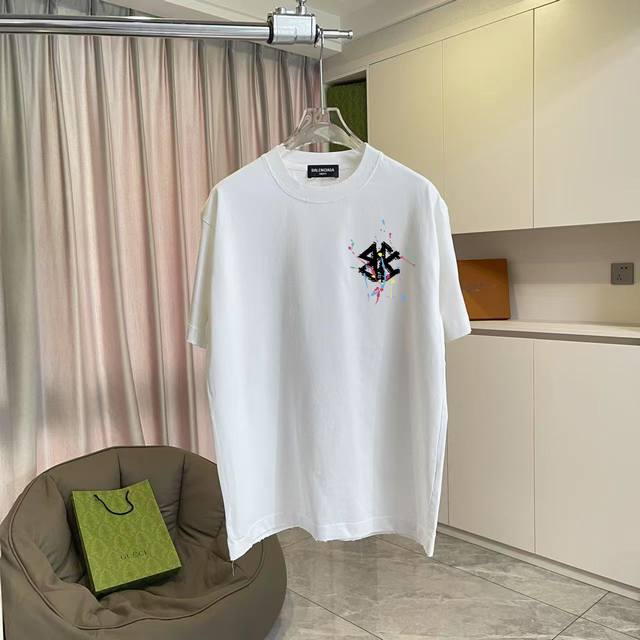 Balenci*Ga 巴黎2025秋季新款 洗水做旧磨破喷马骝 个性字母Logo印花 定制面料320G 短袖T恤 男女同款 尺码：S M L Xl Xxl 五个