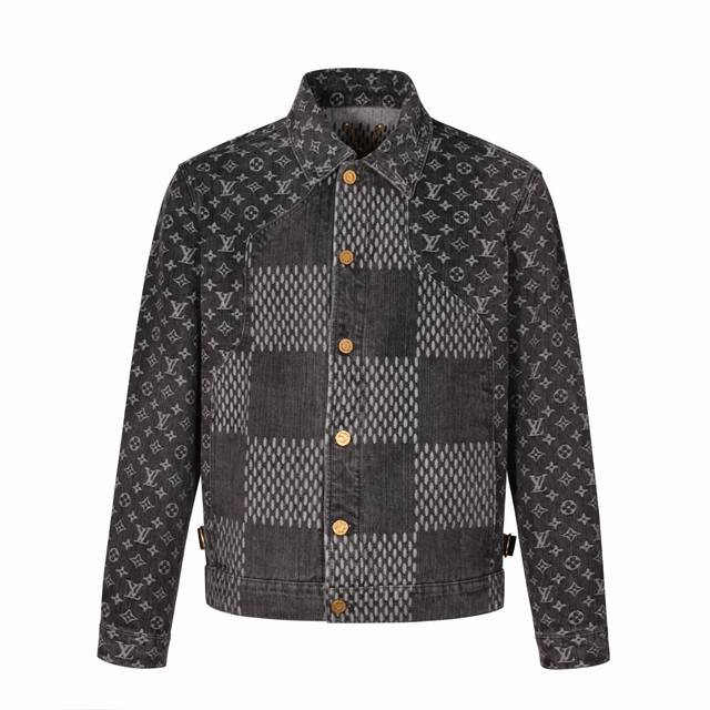 独家供应 1V X Nigo 20Fw 联名提花牛仔外套 黑灰色 原20,700购入，吴某凡上身带货，目前最为值得关注的联名系列，也被许多人称为预定爆款系列。面