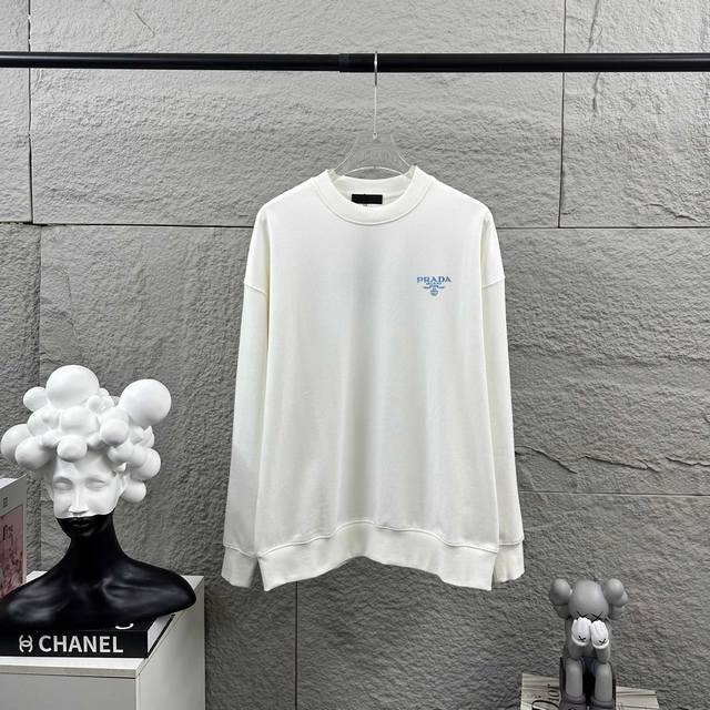 普拉*达 Prad*A 2025早秋冬季新款 个性经典蓝色字母立体刺绣工艺 定制毛圈面料 长袖圆领卫衣 男女同款 颜色：黑色 白色 尺码： S 90-130斤