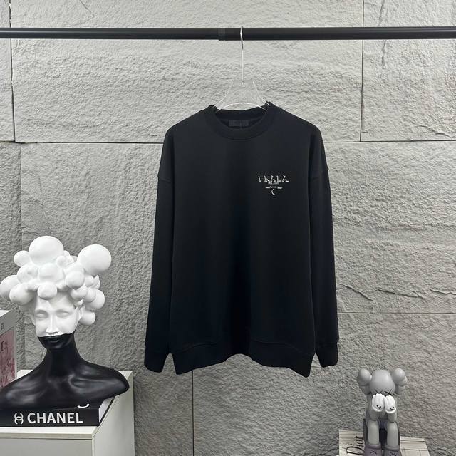 普拉*达 Prad*A 2025早秋冬季新款 个性经典双色字母立体刺绣工艺 定制毛圈面料 长袖圆领卫衣 男女同款 颜色：黑色 白色 尺码： S 90-130斤