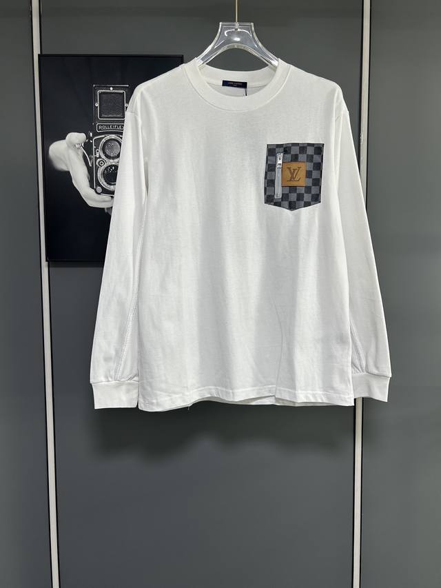 驴家 Lv 路易 2025新款 棋盘格口袋拉链字母Logo 定制皮章 男女同款 长袖T恤 定制280克重纯棉面料 定染32支双股螺纹 领标吊牌主唛三标齐全 颜色